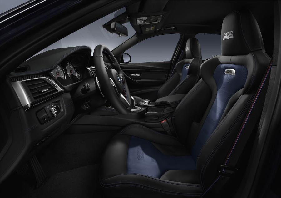 Интерьер BMW M3 30 Years M3 2016 года  (фото 35 из 43)